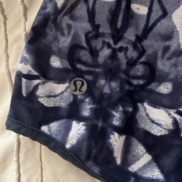 Size 10 Lululemon running shorts - Picture 2 of 4